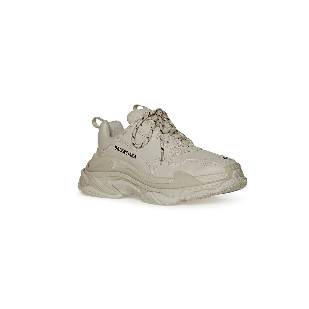 Men's Balenciaga Triple S Sneakers Beige | 4075ABVNK