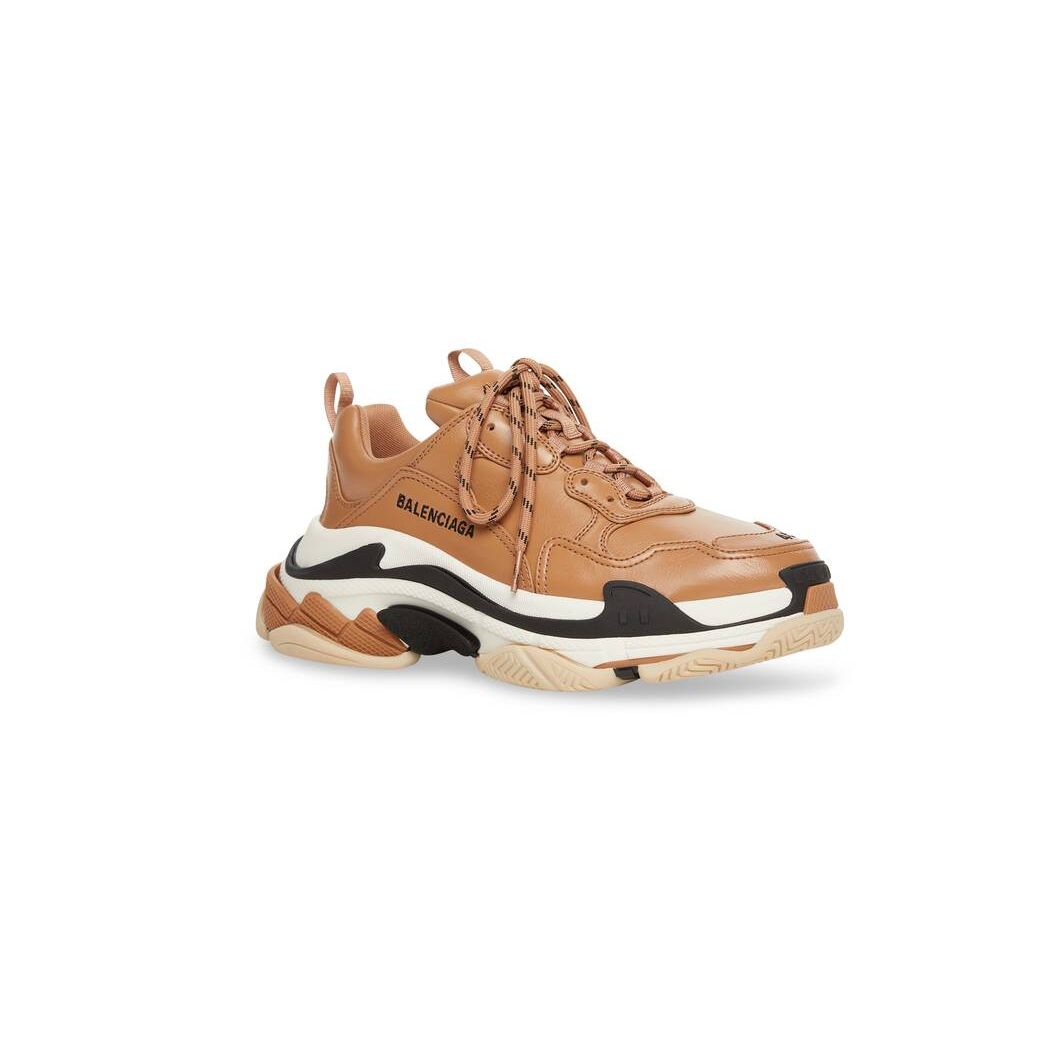 Men's Balenciaga Triple S Sneakers Beige | 5382KOVDM