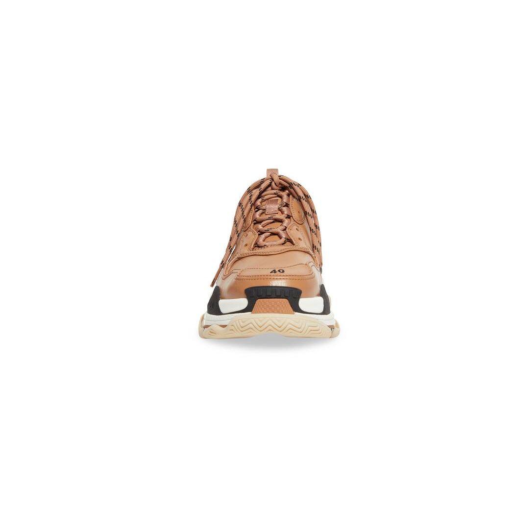 Men's Balenciaga Triple S Sneakers Beige | 5382KOVDM