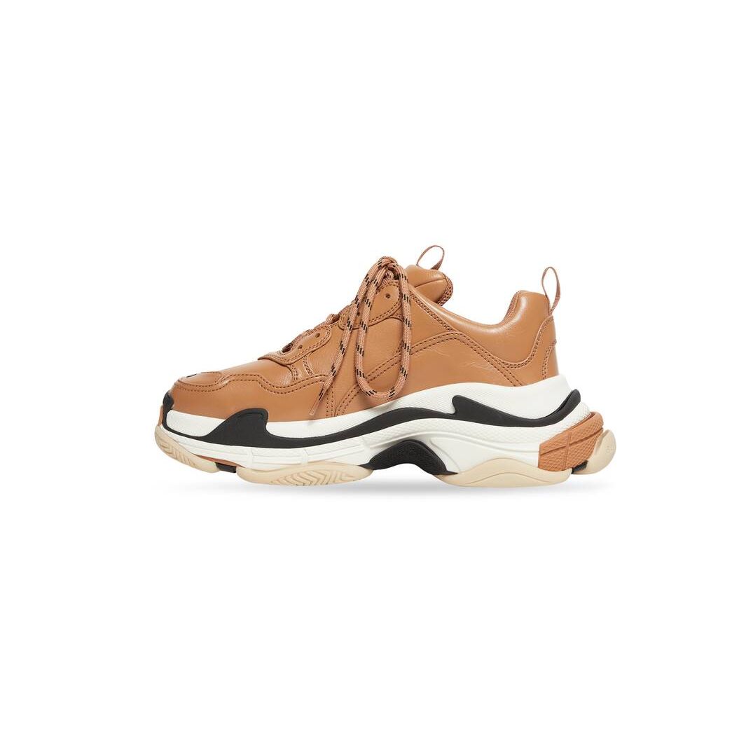 Men's Balenciaga Triple S Sneakers Beige | 5382KOVDM